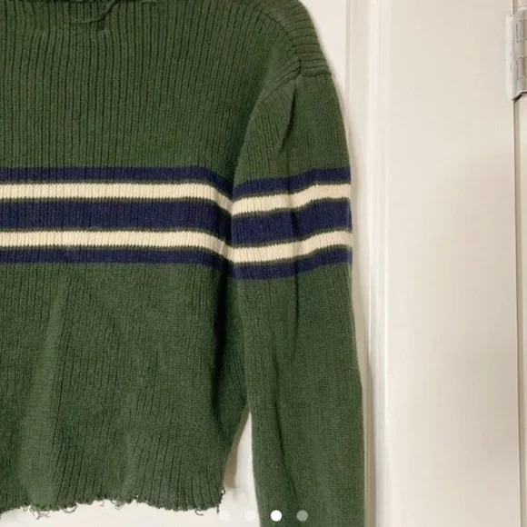 Pullover sweater - Picture 3 of 3